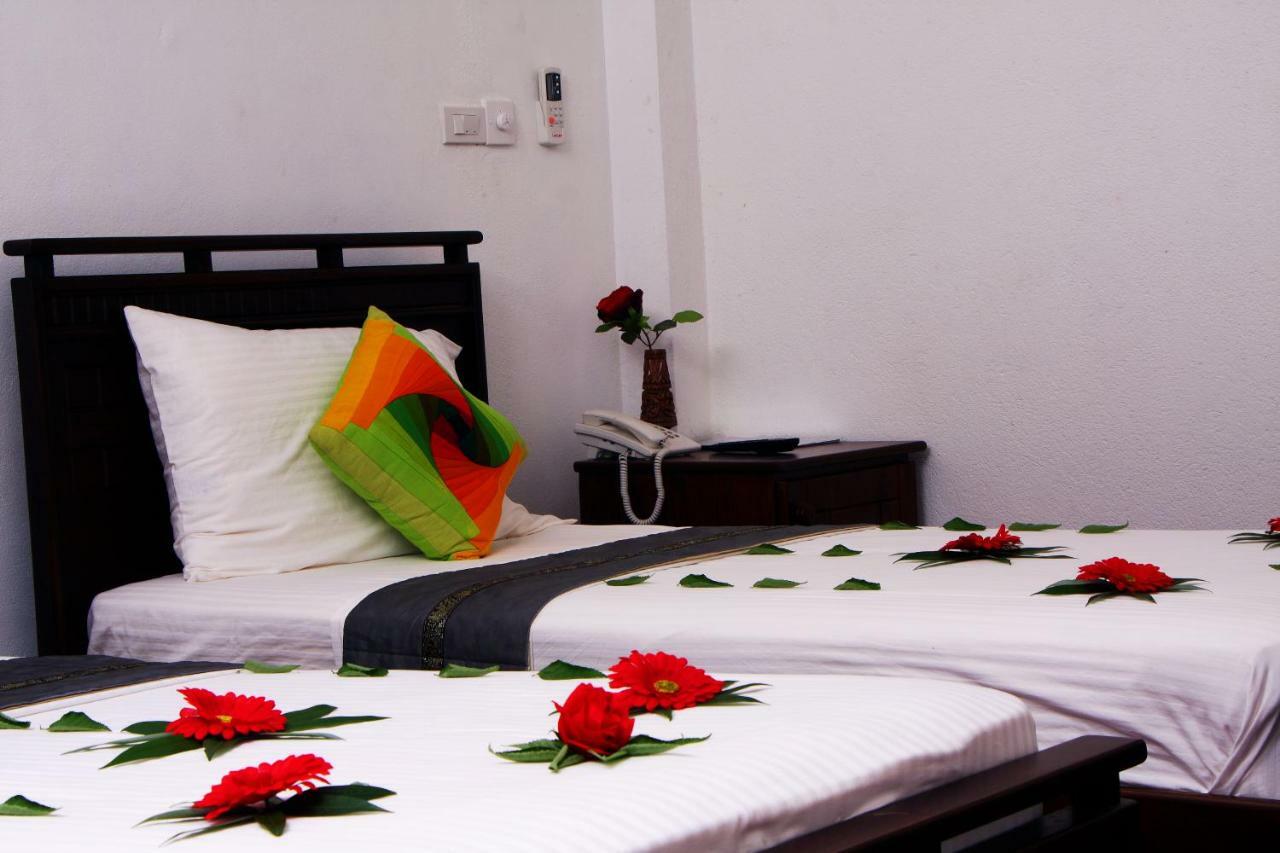 Rajanawa Resort Ratnapura Esterno foto